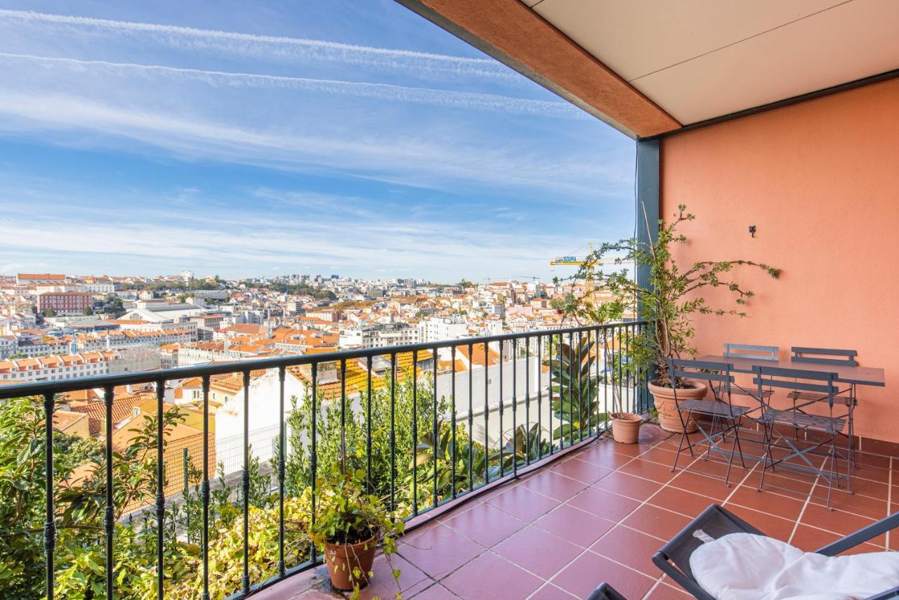 Castelo Design Aparment W/ Balcony & Super View By Lovelystay Лісабон Екстер'єр фото