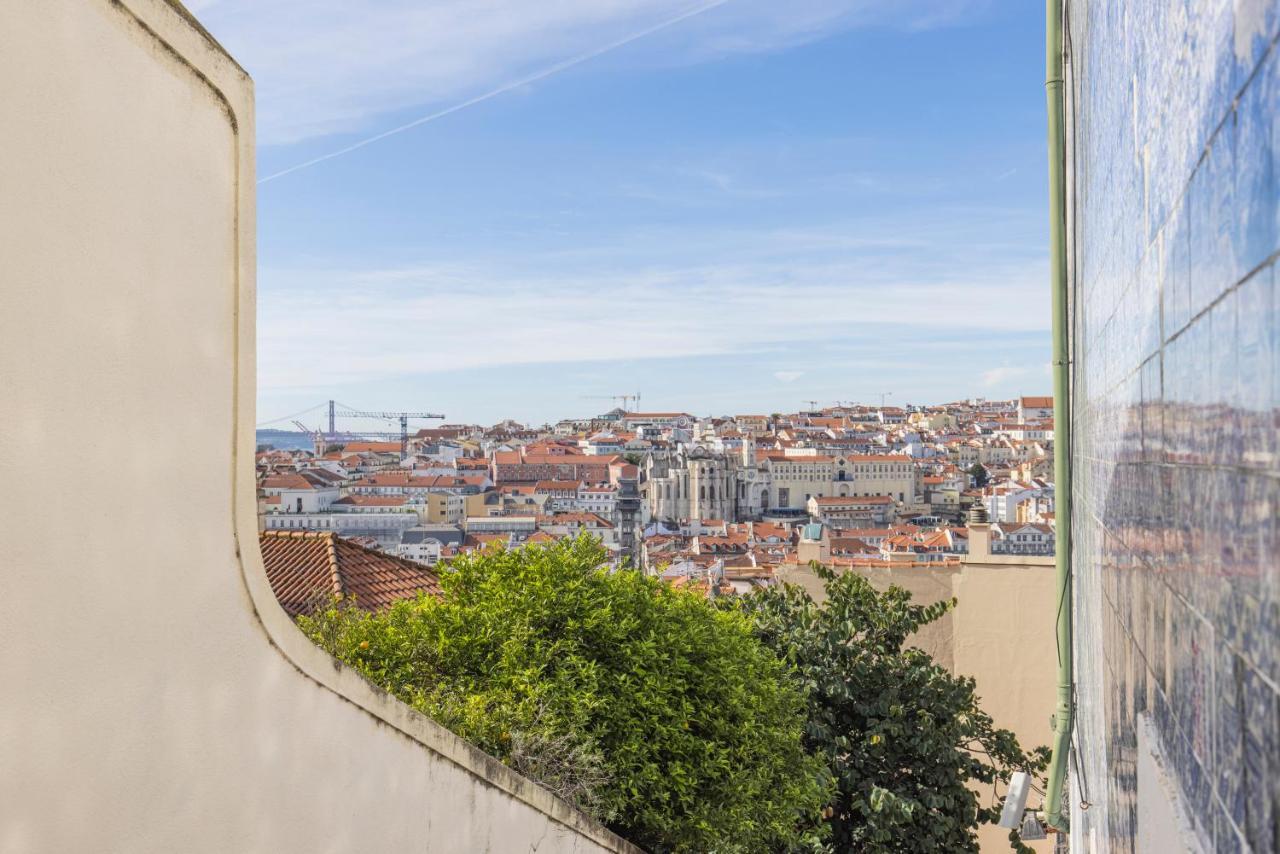 Castelo Design Aparment W/ Balcony & Super View By Lovelystay Лісабон Екстер'єр фото
